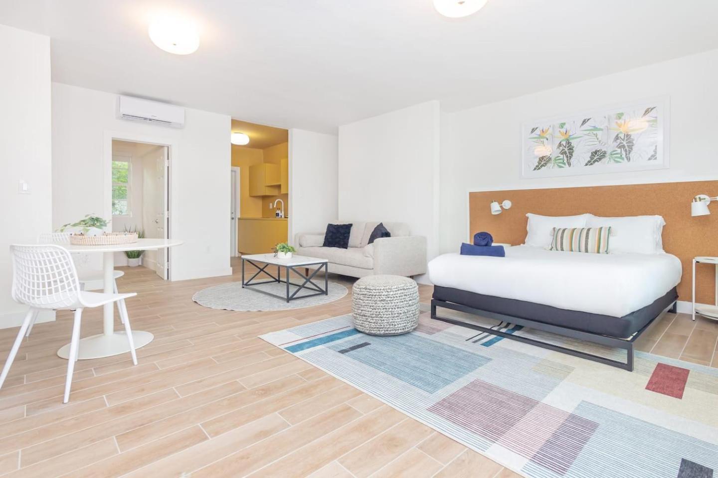 Appartamento Large Stylish In El Portal #3 *
